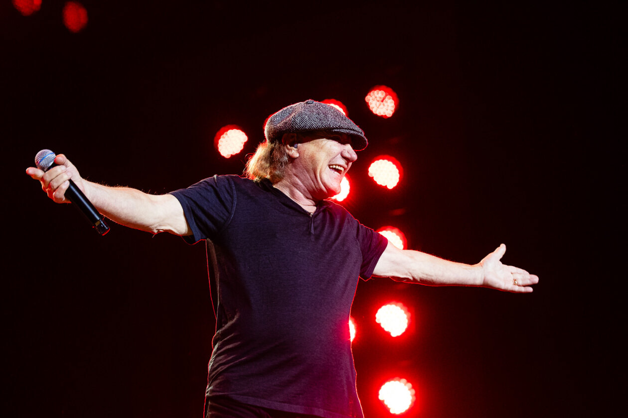 AC/DC – Brian Johnson.