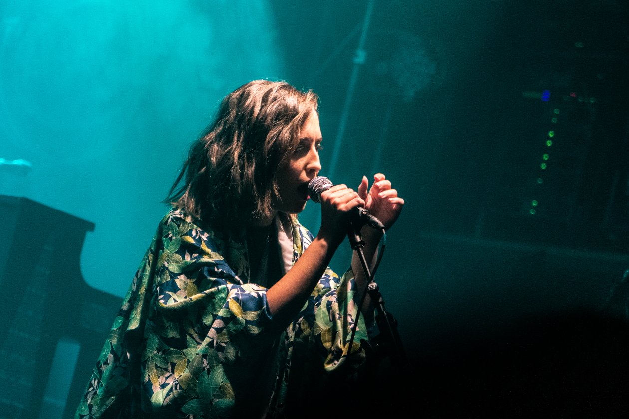 Alice Merton letzter Gig vor "MINT" – mit Special Guest Bosse. – No roots, but well dressed.