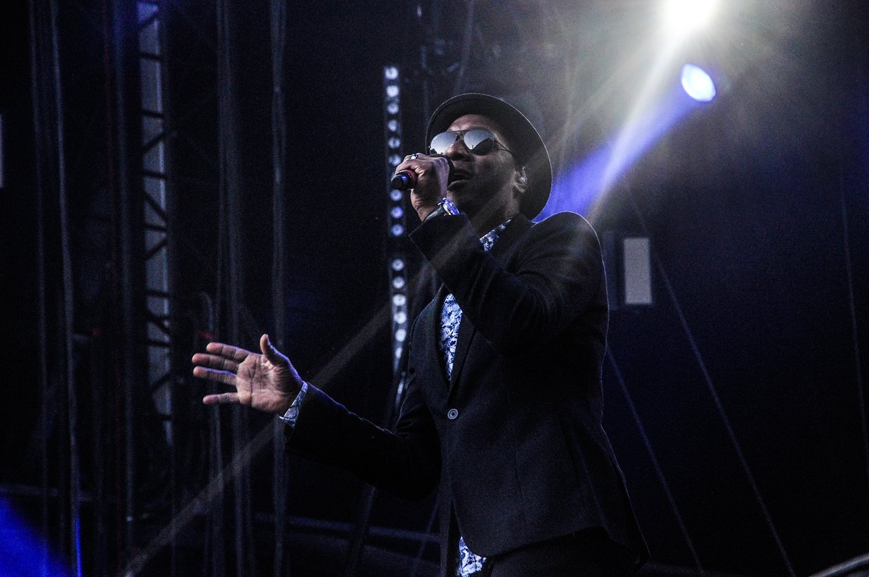 He Needs A Dollar – der Pop-Genrecrosser live beim Moon And Stars Festival in Locarno. – Am Piazza Grande eröffnet heute Aloe Blacc …