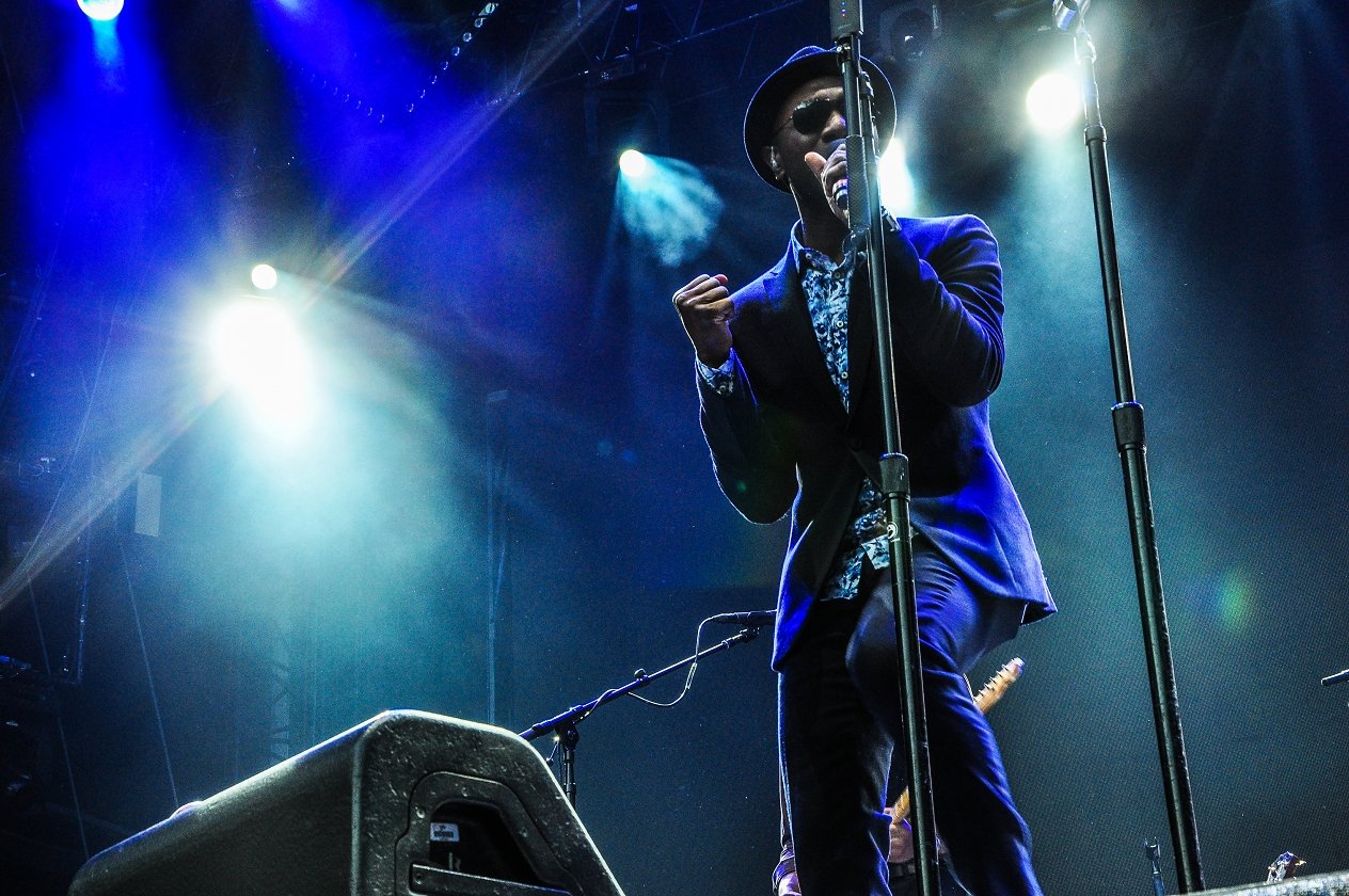 Aloe Blacc – He Needs A Dollar – der Pop-Genrecrosser live beim Moon And Stars Festival in Locarno. – Von "Vorgruppe" kann hier keine Rede sein …