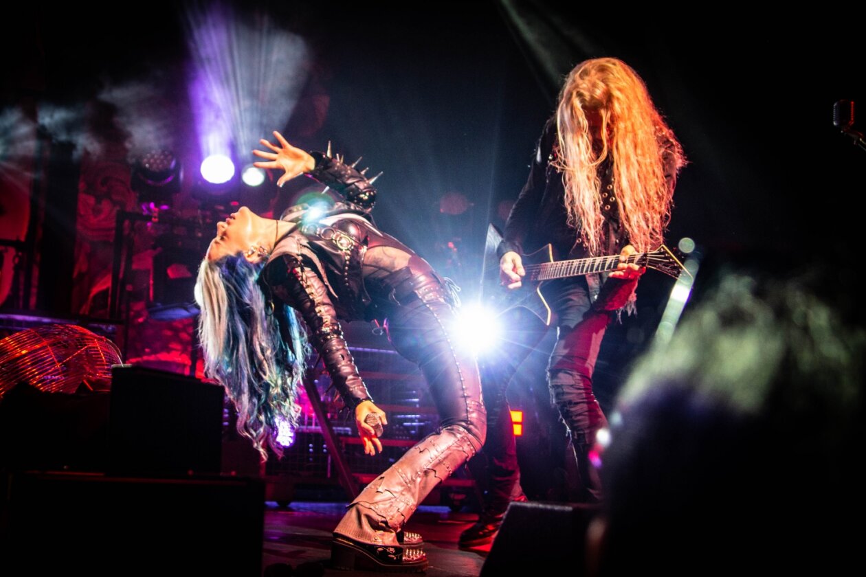 The European Siege Tour: Arch Enemy mit der neuen Platte "Deceivers" und Co-Headliner Behemoth. – Alissa und Jeff.