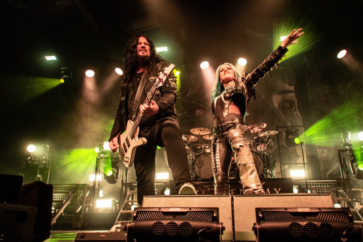 The European Siege Tour: Arch Enemy mit der neuen Platte "Deceivers" und Co-Headliner Behemoth. – Alissa und Sharlee D'Angelo.