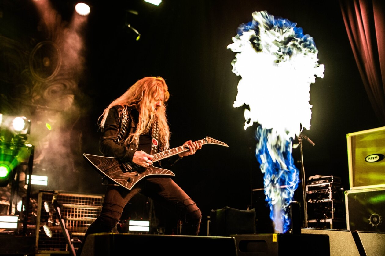 The European Siege Tour: Arch Enemy mit der neuen Platte "Deceivers" und Co-Headliner Behemoth. – Brennen tuts gut.