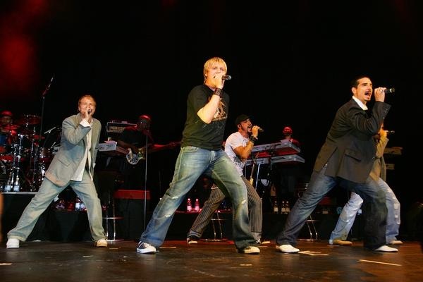 Backstreet Boys – Ja, wir können's noch: Nick, AJ und Co. bei ihrem Besuch im Kölner E-Werk, Mai 2005. – 