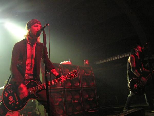 Backyard Babies – Dregen, Nicke und Co. rocken immer noch wie Sau. – 