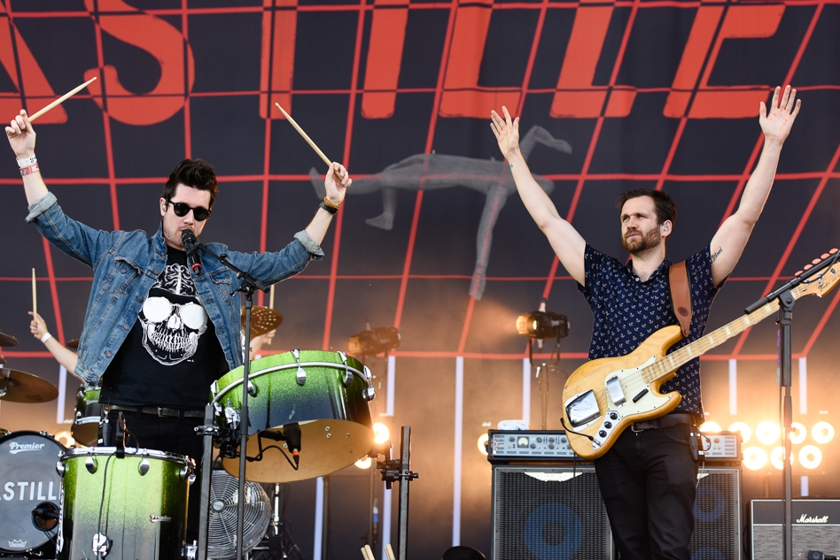 Bastille – Die Londoner Indierocker in Mendig. – Christopher Wood und William.