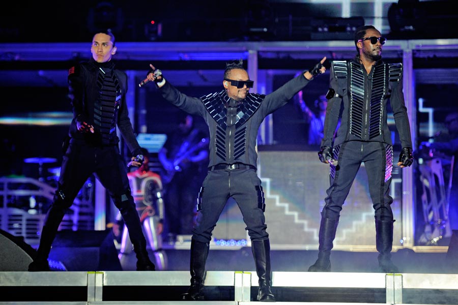 Black Eyed Peas – Die Peas machten Halt in der Arena. – Taboo, Apl.De.Ap und Will.I.Am on stage.