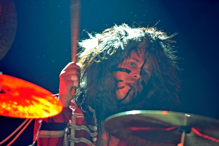 2011: Bühnenzirkus galore in der Live Music Hall. – Bonaparte.