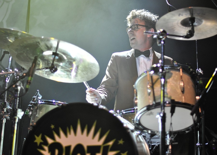 Brian Setzer rockt die Schweiz. – Stray Cats-Schlagzeuger Slim Jim Phantom