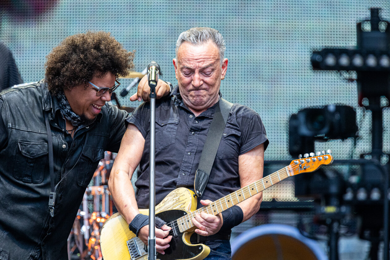Bruce Springsteen – Der Boss und seine E Street Band auf Besuch im hohen Norden. – Bruce mit Jake Clemons.