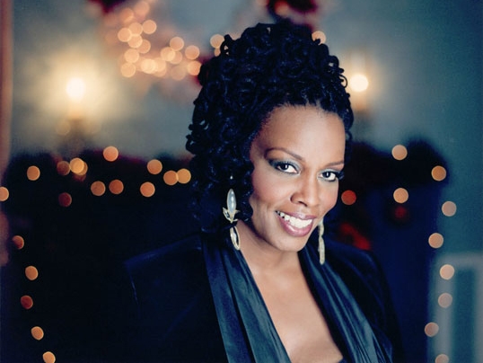 Dianne Reeves – Die mehrfache Grammy-Gewinnerin posiert für die Promo-Fotos. – 