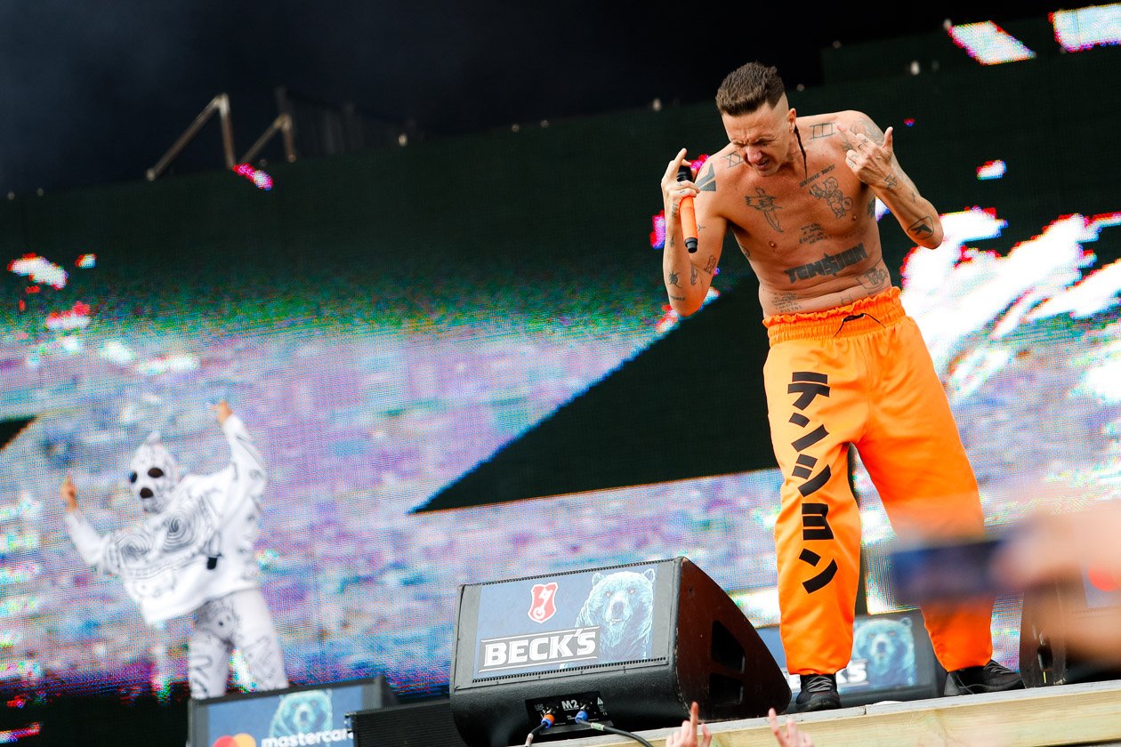 Die Antwoord – Die Südafrikaner rissen am letzten Festivaltag fast die Hauptbühne ab. – Ninja 