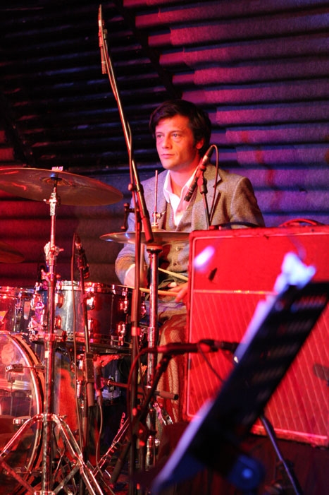 Die Sterne – Konzert im Jazzhaus am 19. April 2010 – Christoph Leich an den Drums