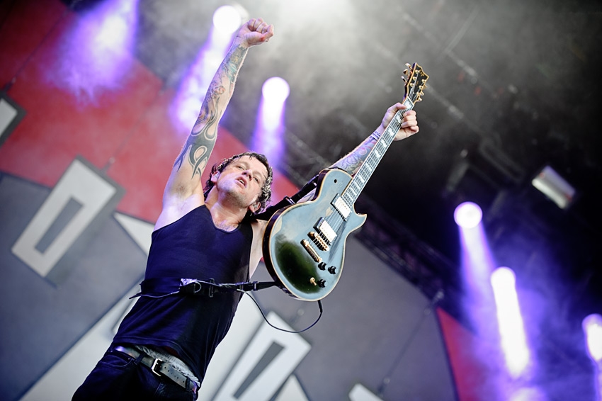 Unser Fotograf Michael Grein war bei den Donots auf der Bühne ... – Donots, Taubertal 2011