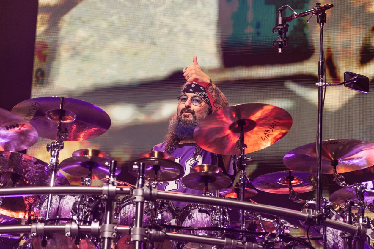 Dream Theater – Mike Portnoy.