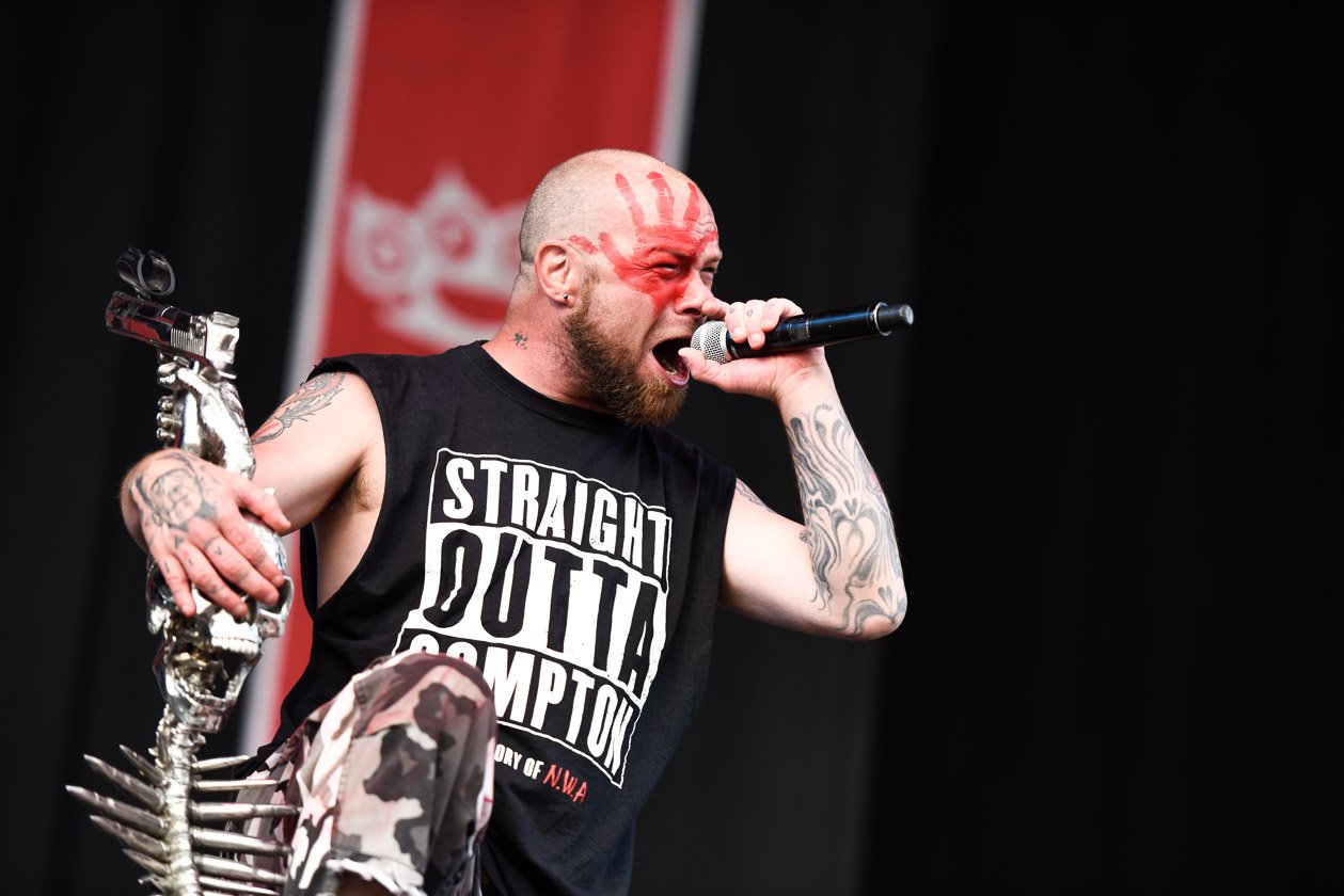 Five Finger Death Punch – Auf Festivals gesetzt: Die Amis um Sänger Ghost. – Ghost.