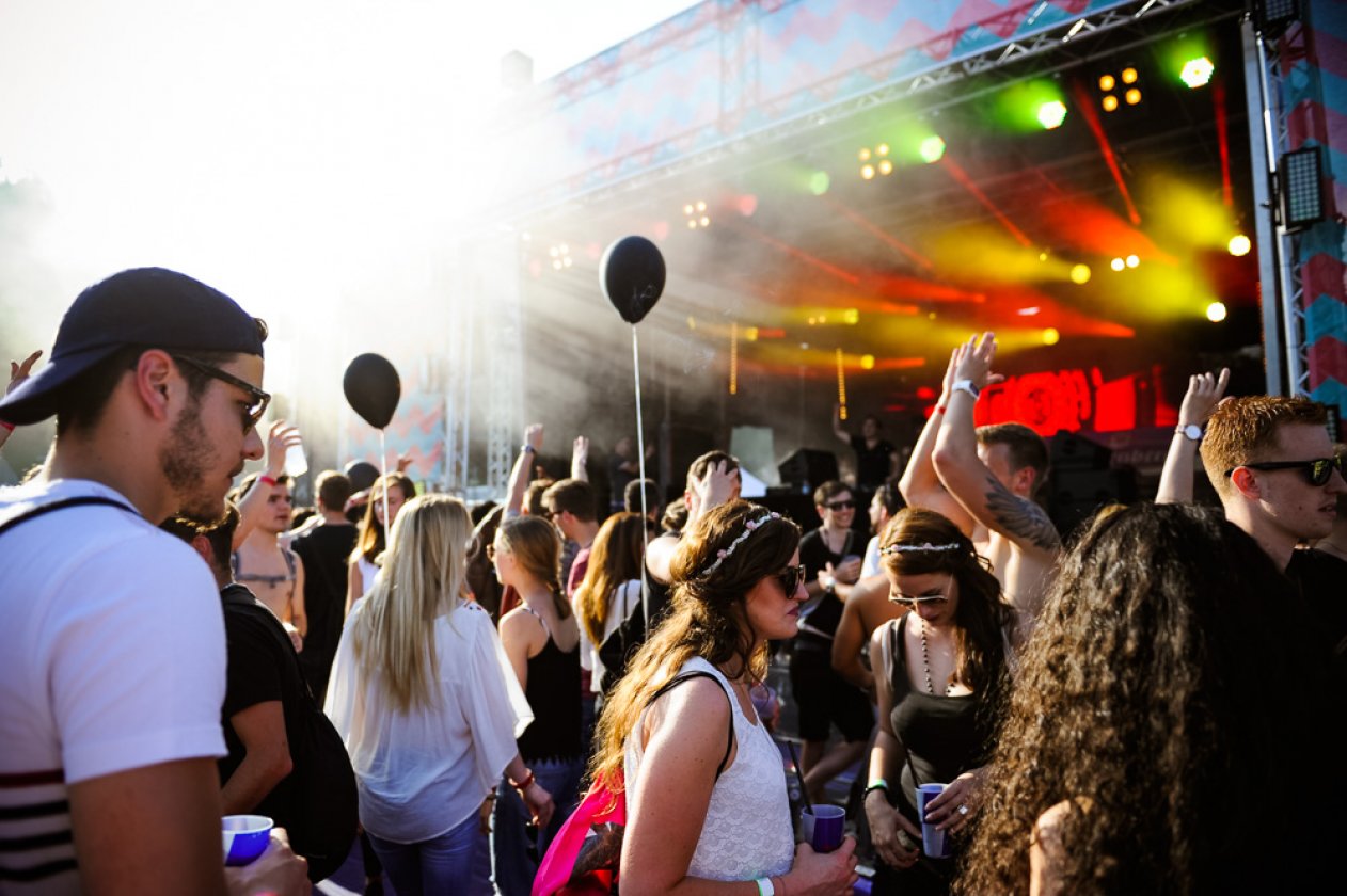 Die Fotos zur Elektrosause – Party am hellichten Tag.