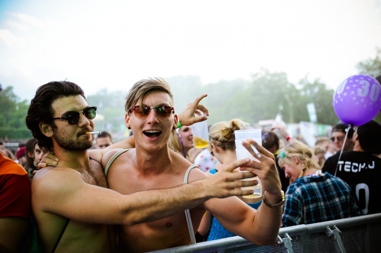 Die Fotos zur Elektrosause – Two boys.