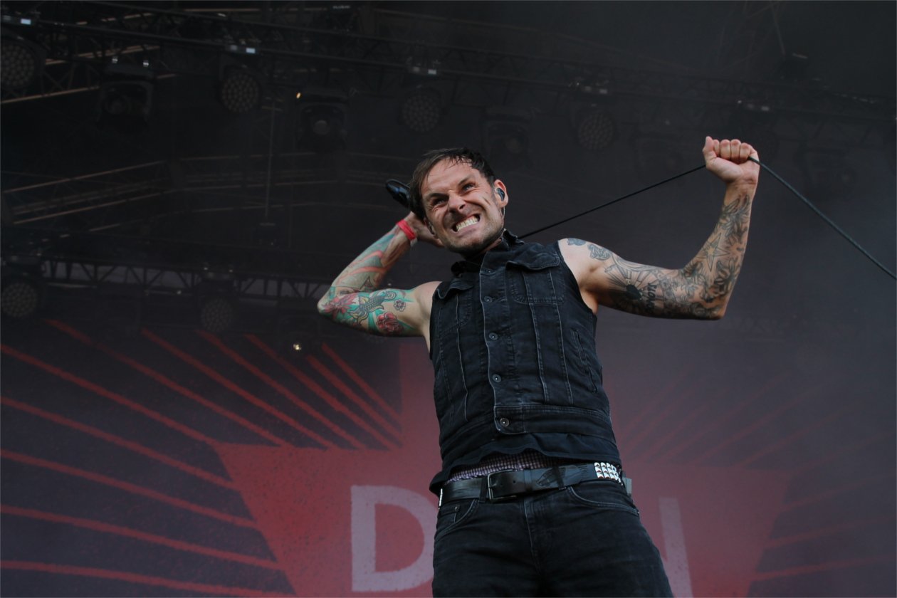 Circle Pits und Kirschbier: Die Fotos aus Straubenhardt. – Donots.