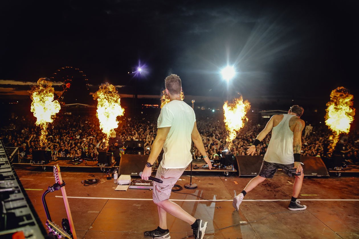 20 Jahre Highfield! Am Freitag musste das Festival wegen starker Unwetter für zweieinhalb Stunden unterbrochen werden, danach gings zum Glück weiter. – SDP.