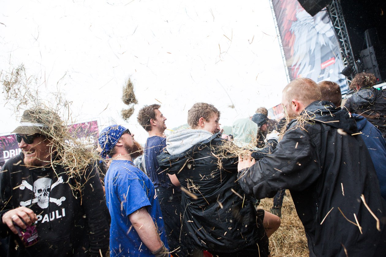 78.000 Fans auf der Sandrennbahn Eichenring! – In your face, Red Fang sind am Start!