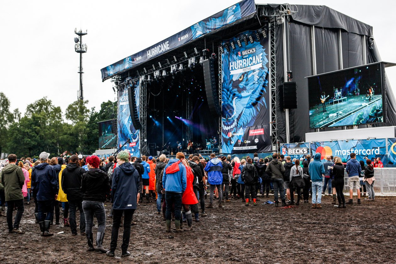 78.000 Fans auf der Sandrennbahn Eichenring! – Kein Gras, kein Stroh, nur Matsch.