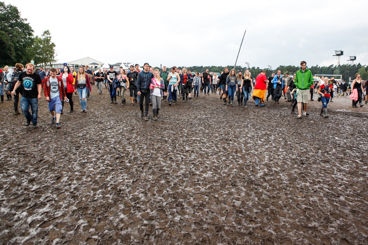 78.000 Fans auf der Sandrennbahn Eichenring! – Das Swimteam ist wieder am Start.