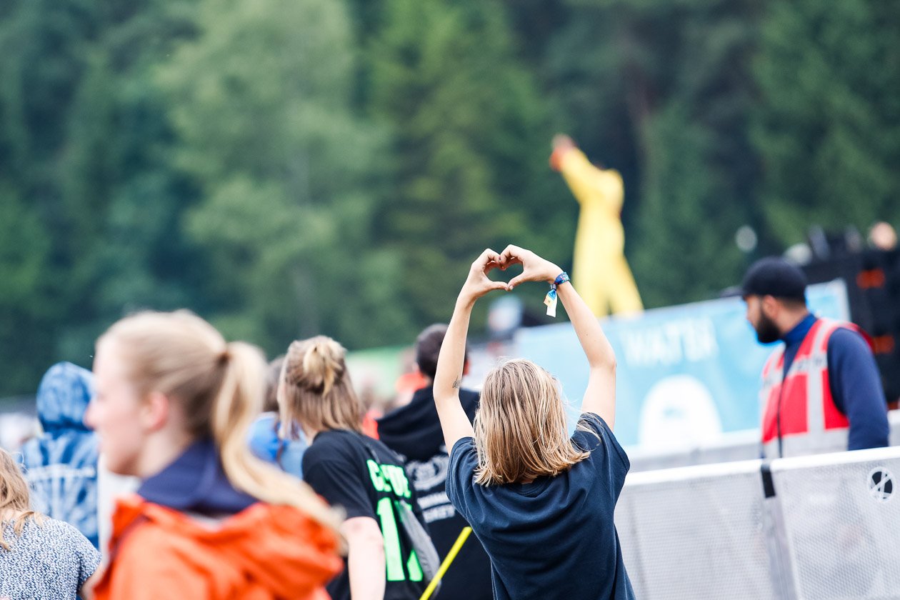 78.000 Fans auf der Sandrennbahn Eichenring! – We love Die Antwoord.