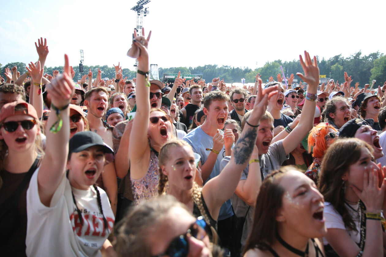 Die Spiele mögen beginnen: Ed Sheeran, K.I.Z, Avril Lavigne, The Hives u.v.m. – Leoniden Crowd.