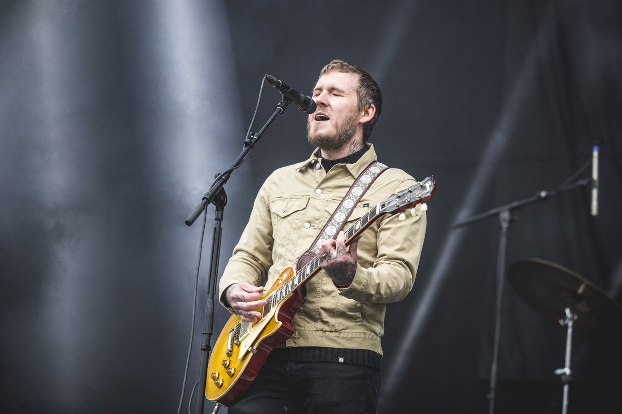 Arcade Fire, Kraftklub, Marteria, Broilers, Billy Talent, Biffy Clyro u.v.a bei einem der größten deutschen Festivals. – Brian Fallon & The Howling Weather.