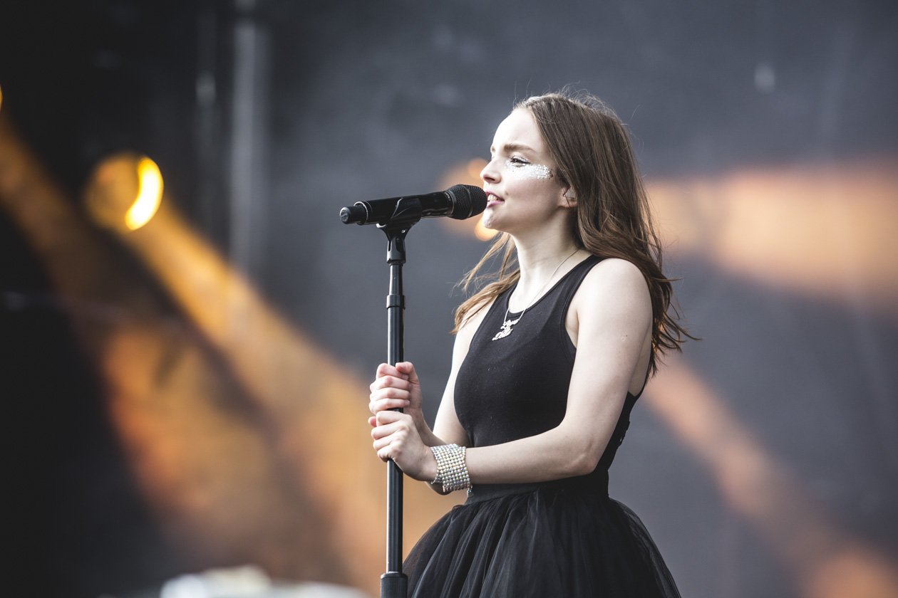 Arcade Fire, Kraftklub, Marteria, Broilers, Billy Talent, Biffy Clyro u.v.a bei einem der größten deutschen Festivals. – Chvrches.