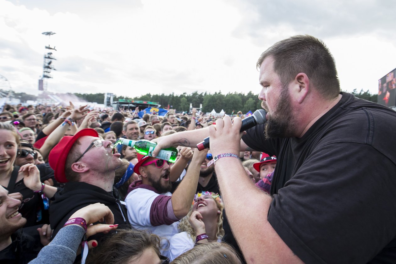 Arcade Fire, Kraftklub, Marteria, Broilers, Billy Talent, Biffy Clyro u.v.a bei einem der größten deutschen Festivals. – Feine Sahne Fischfilet.