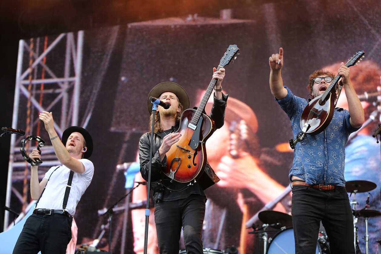 Willkommene Auszeit: 78.000 Fans feiern auf dem Eichenring. – Lumineers.