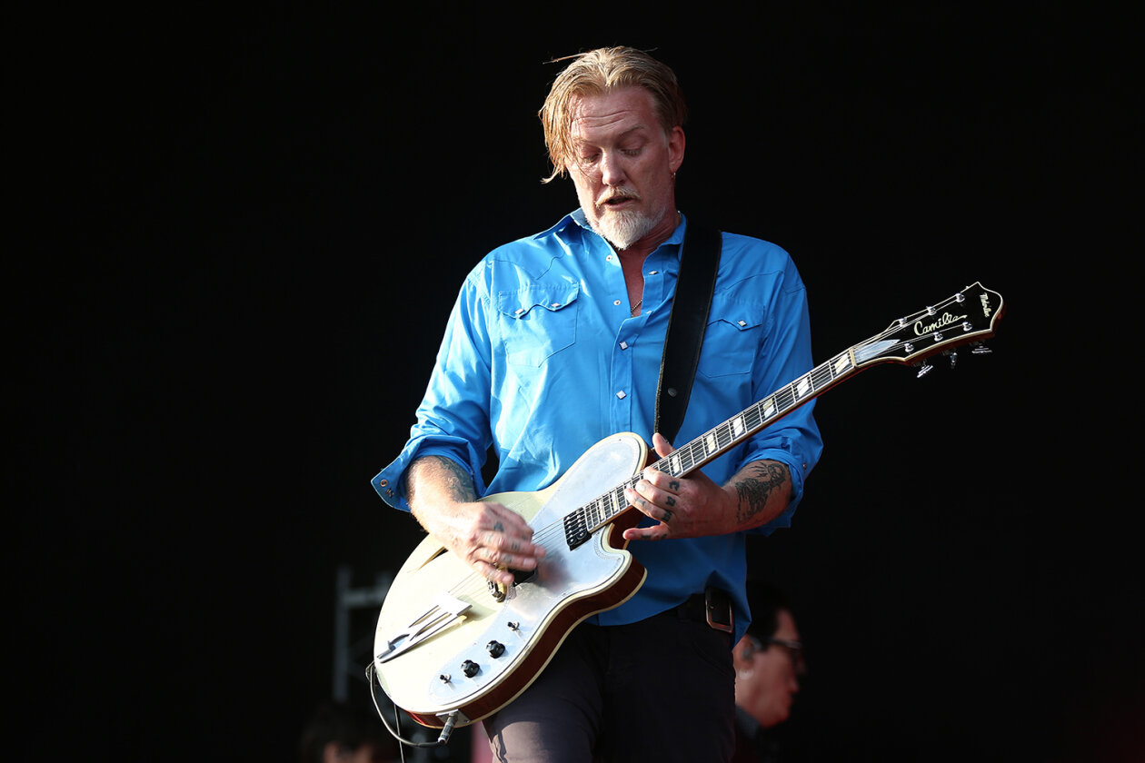 Willkommene Auszeit: 78.000 Fans feiern auf dem Eichenring. – Queens Of The Stone Age.