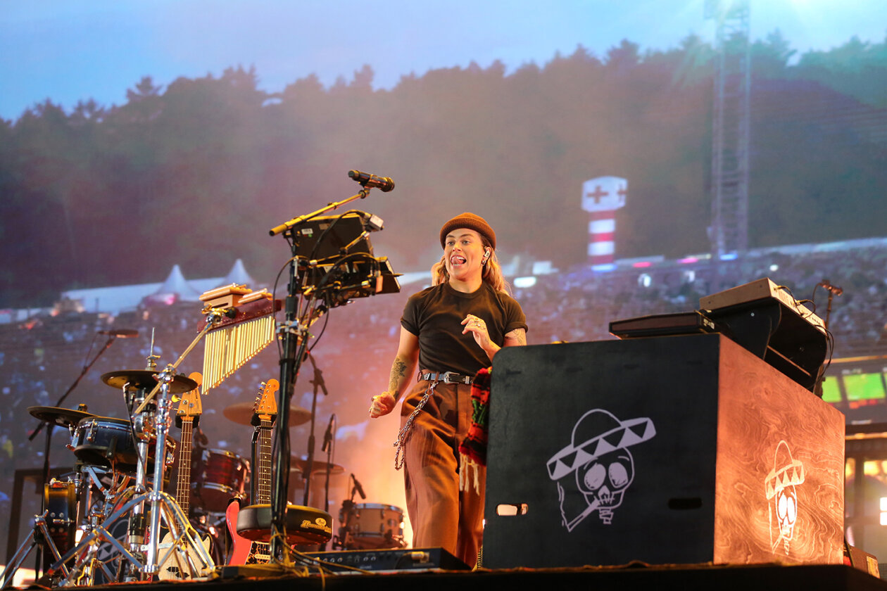 Willkommene Auszeit: 78.000 Fans feiern auf dem Eichenring. – Tash Sultana.