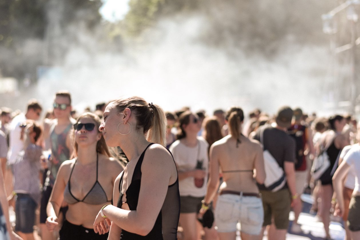 Claptone, Stephan Bodzin, Markus Kavka u.a. bei bestem Open Air-Wetter am schwäbischen Meer. – ... schon am Nachmittag bei 30 Grad.