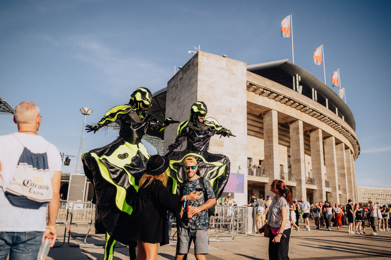 Mumford &amp; Sons, David Guetta, Imagine Dragons, Macklemore u.v.a. auf dem Berliner Olympiagelände. – Die Walking Acts sind auch da.