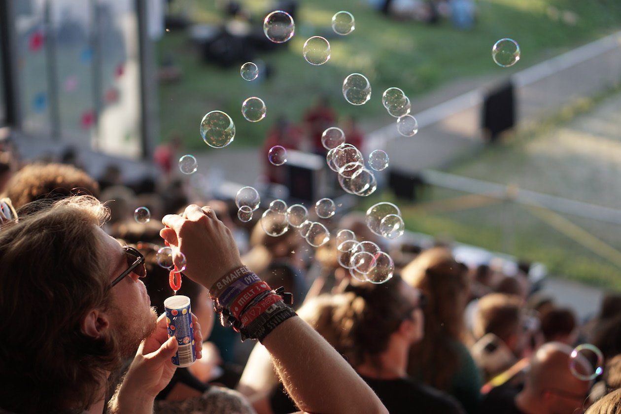 Gut 15.000 Besucher kamen zur achten Festivalauflage auf das Mannheimer Maimarktgelände. – Ein friedliches Publikum. 