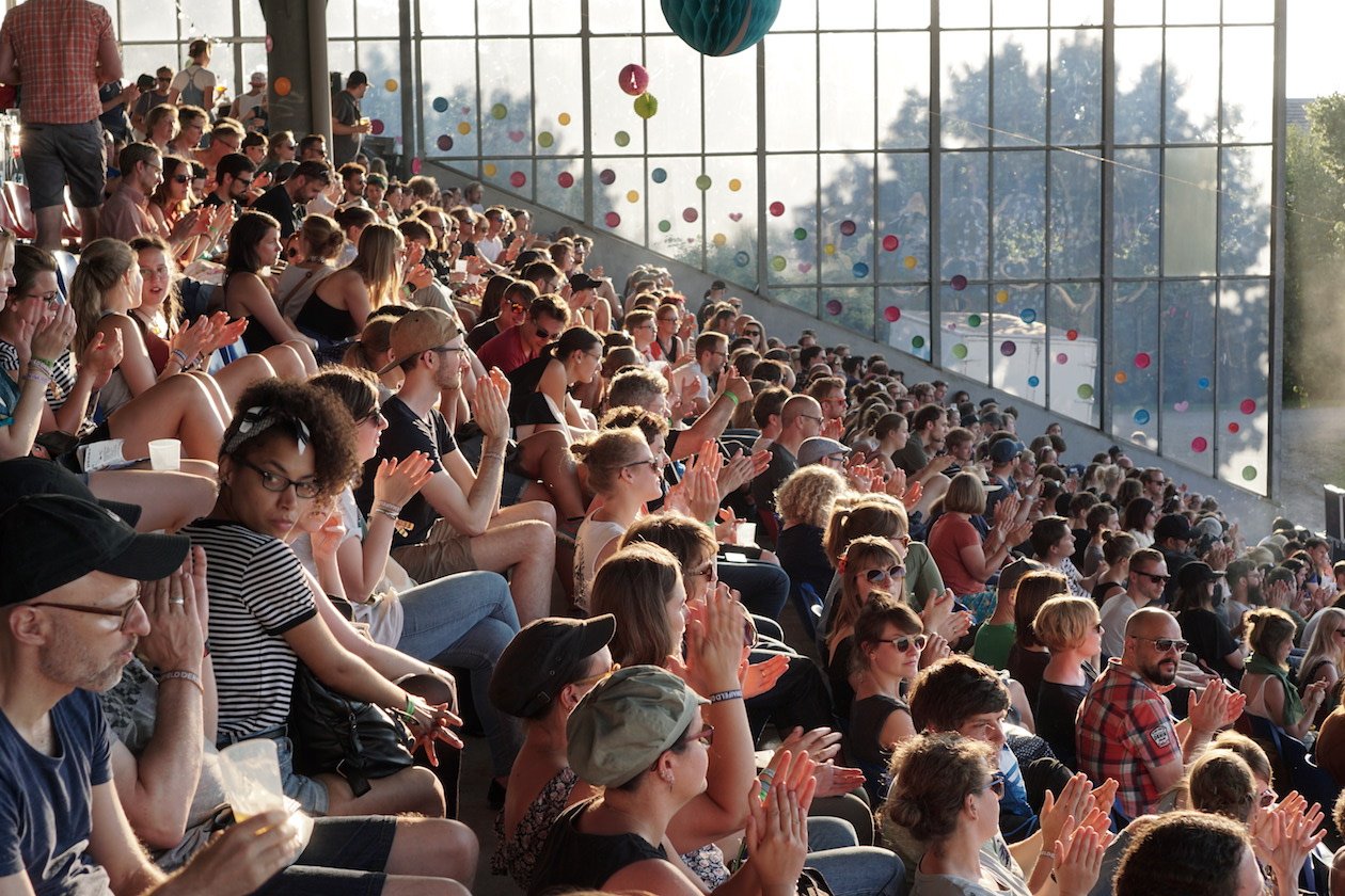 Gut 15.000 Besucher kamen zur achten Festivalauflage auf das Mannheimer Maimarktgelände. – Parcours d'Amour. 