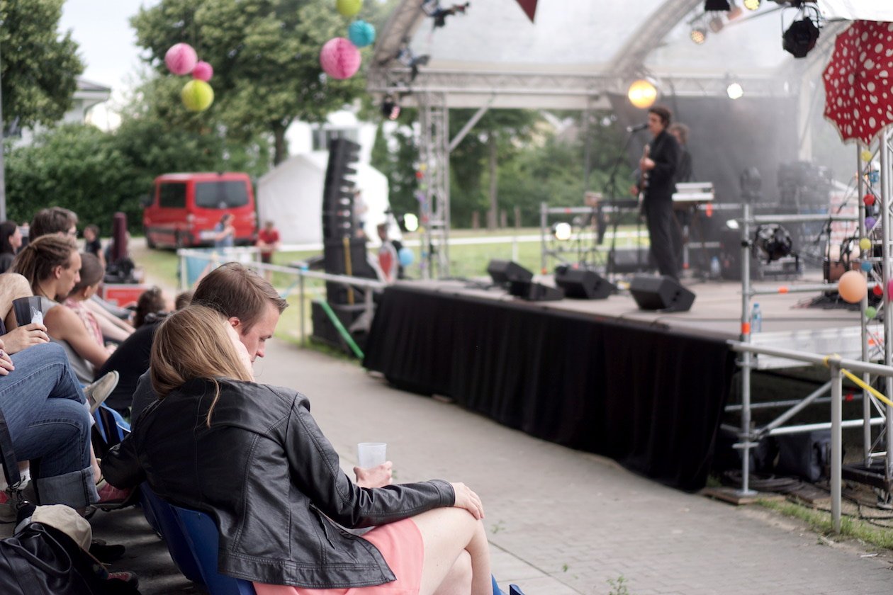 Gut 15.000 Besucher kamen zur achten Festivalauflage auf das Mannheimer Maimarktgelände. – Parcours d'Amour. 