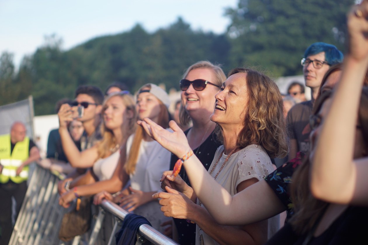 Die Fotos vom Festival auf der Galopprennbahn. – 6500 Zuschauer - neuer Open Source-Rekord. 