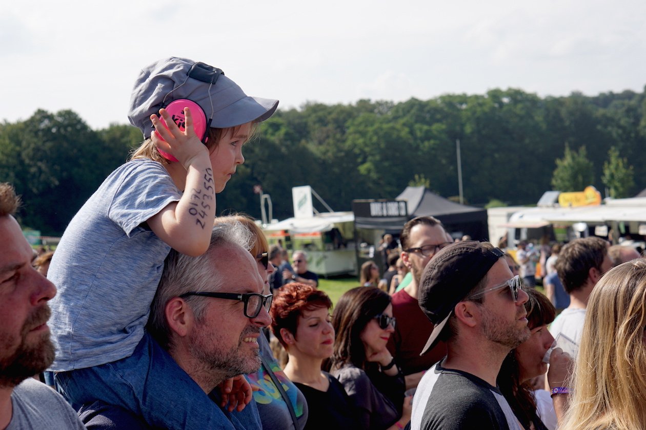 Die Fotos vom Festival auf der Galopprennbahn. – Ohren zu für ...