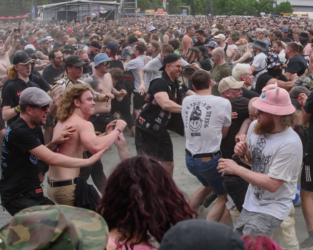 Nach dem Hochwasserdrama im Süden der Republik kehrt zum Glück die Sonne wieder zurück: Green Day, Billy Talent, Marsimoto u.v.a. in Nürnberg. – Wall of Death.