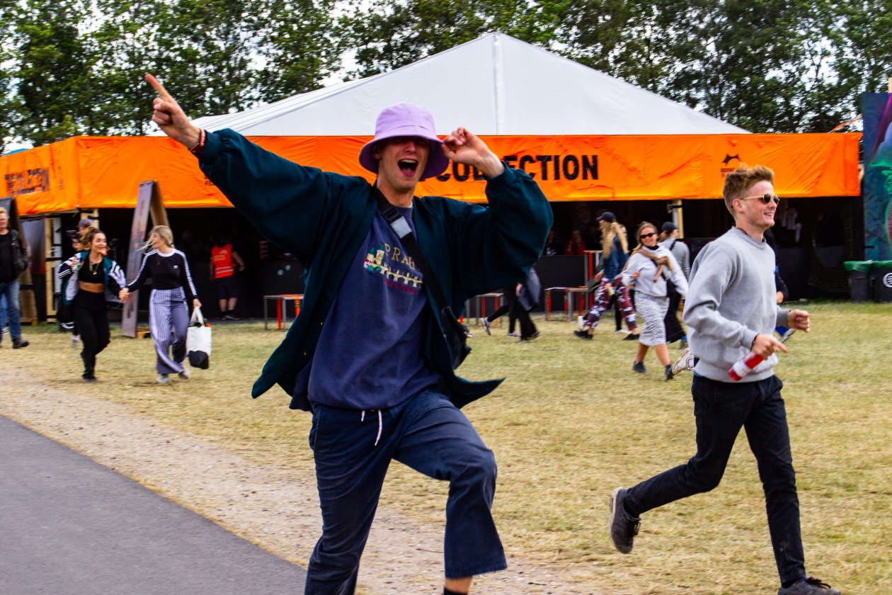 Fotos von einem der größten Festivals Europas - und das bei eisigem Wind Anfang Juli. – Juhuu!