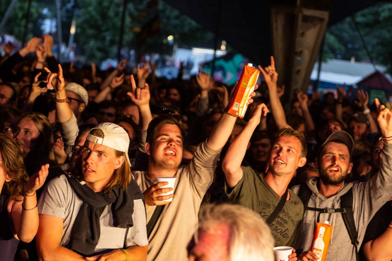 Eminem, Nine Inch Nails u.v.a. beim großen dänischen Festival. – Alles orange.