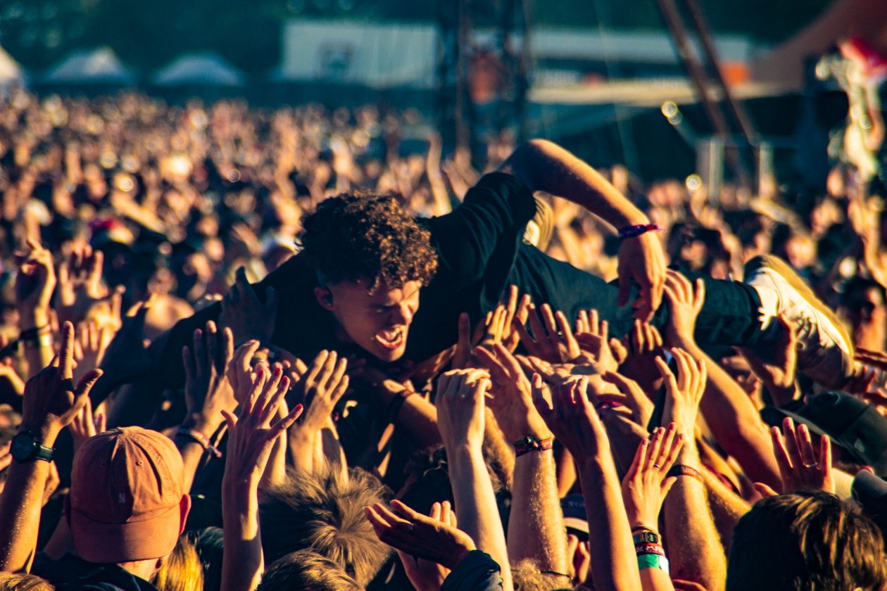 Eminem, Nine Inch Nails u.v.a. beim großen dänischen Festival. – Saveus als Rettungsschwimmer.