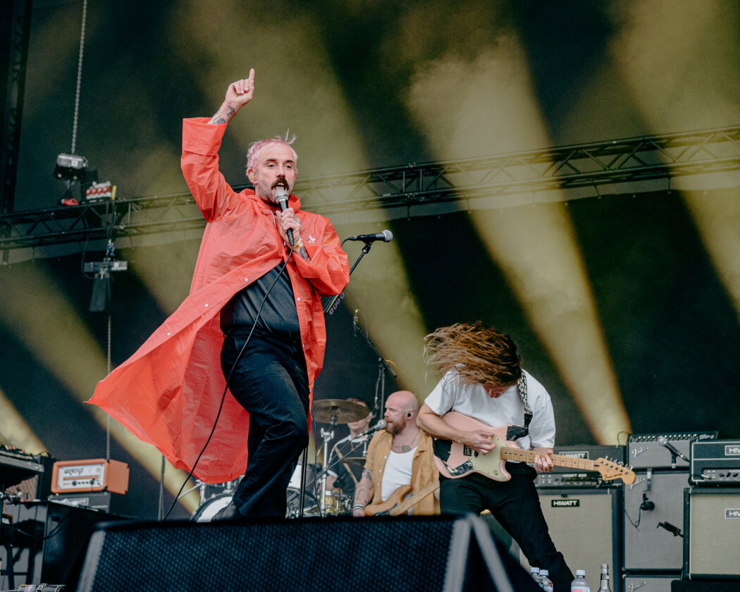 Im Süden läuft die Party: Deichkind, Bring Me The Horizon, Editors, Feine Sahne Fischfilet, Sum 41 u.a. trotzen Regen dem Regen. – Idles.