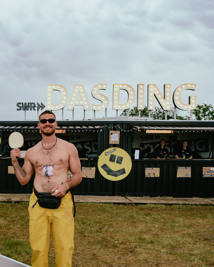 Im Süden läuft die Party: Deichkind, Bring Me The Horizon, Editors, Feine Sahne Fischfilet, Sum 41 u.a. trotzen Regen dem Regen. – Ping Pong.