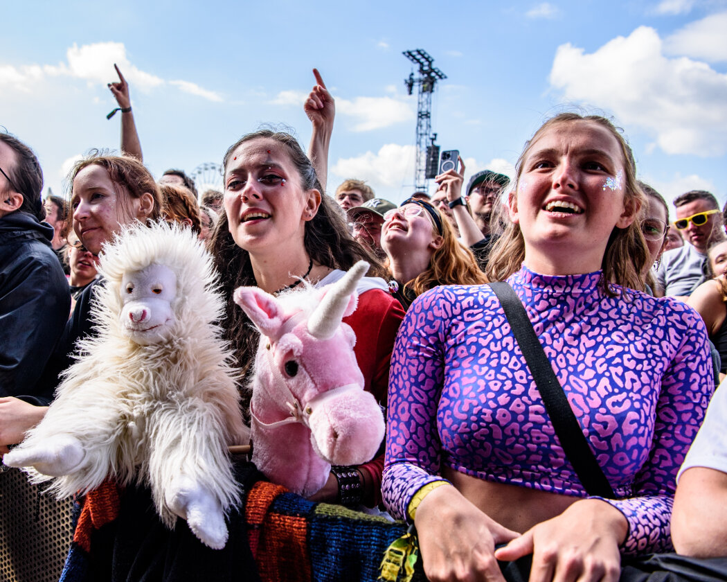 Am Festivalsonntag kommt die Sonne raus: Sido, K.I.Z, Avril Lavigne, Turnstile, Jungle etc. – Fans.