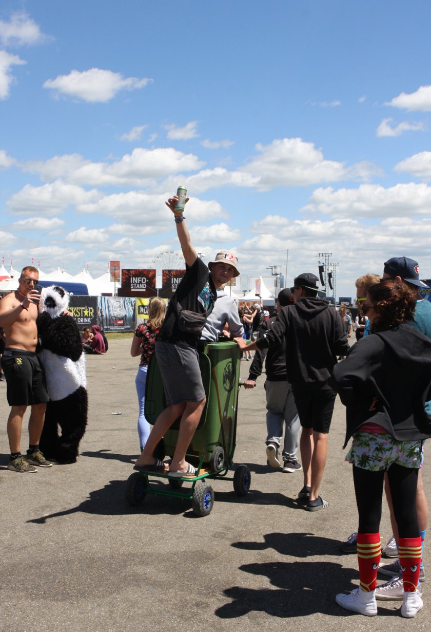 Die schönsten Bilder vom Festival-Gelände. – Die Laune ist gut...